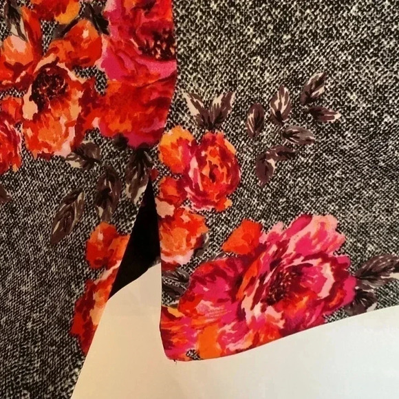 Betsy Johnson size 6 - pencil dress with cap sleeves - black and white - Picture 9 of 10